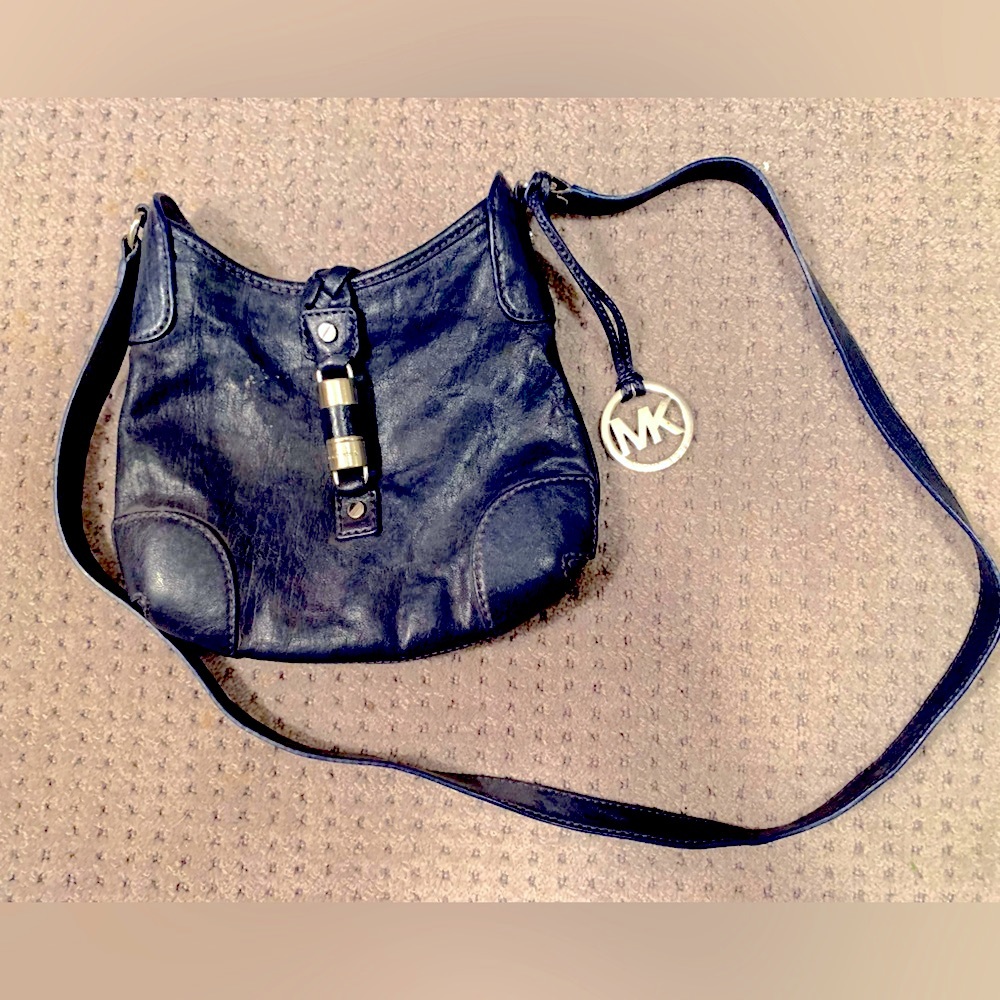 ❤️ MICHAEL KORS CROSSBODY BAG Authentic NAVY BLUE Leather Bag with Strap ❤️